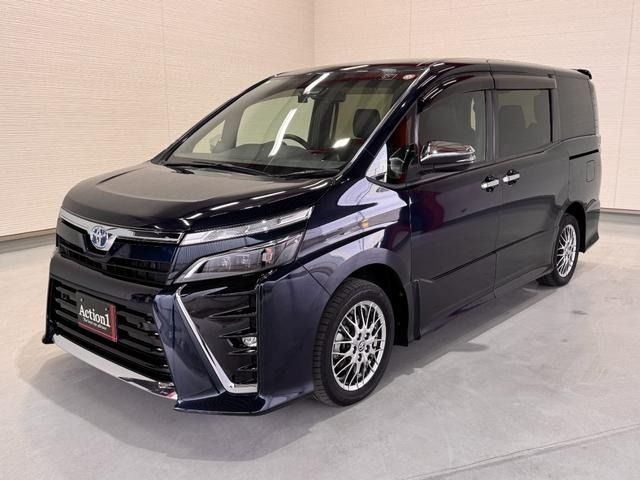 TOYOTA / VOXY HYBRID