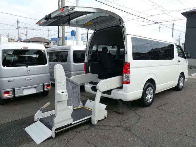 TOYOTA / HIACE van 2WD