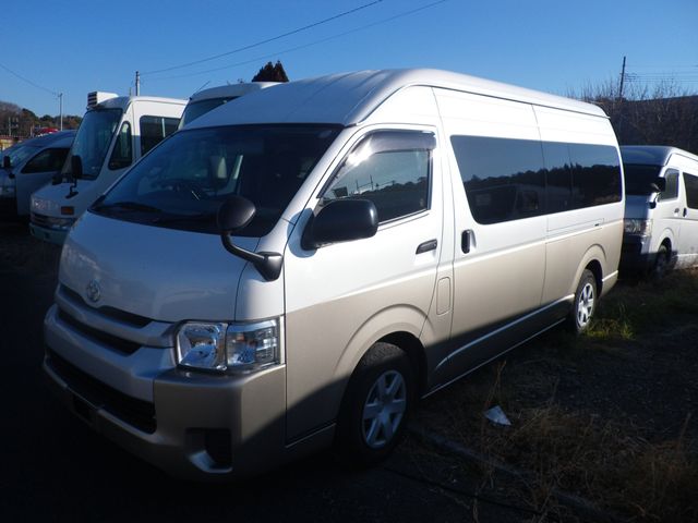 TOYOTA / HIACE COMMUTER