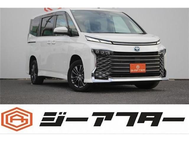 TOYOTA / VOXY HYBRID 4WD