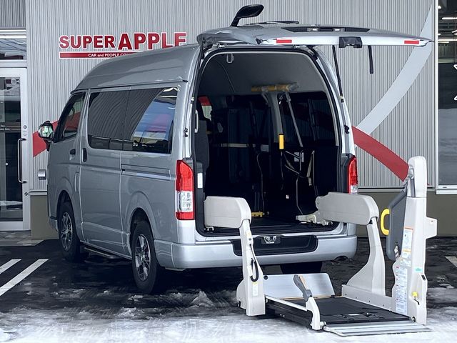 TOYOTA / HIACE van 4WD