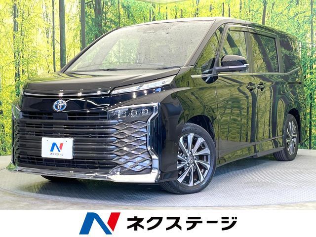 TOYOTA / VOXY HYBRID