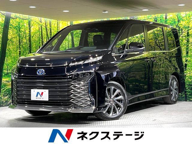 TOYOTA / VOXY HYBRID
