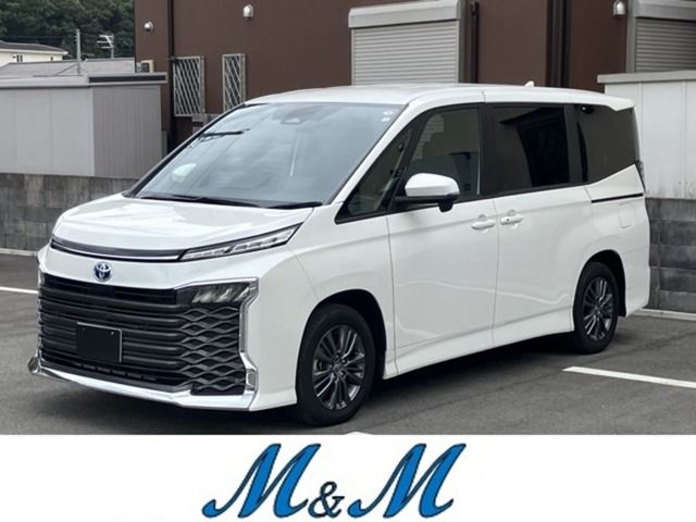 TOYOTA / VOXY HYBRID