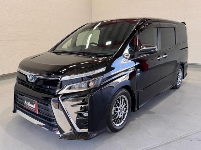 TOYOTA / VOXY HYBRID