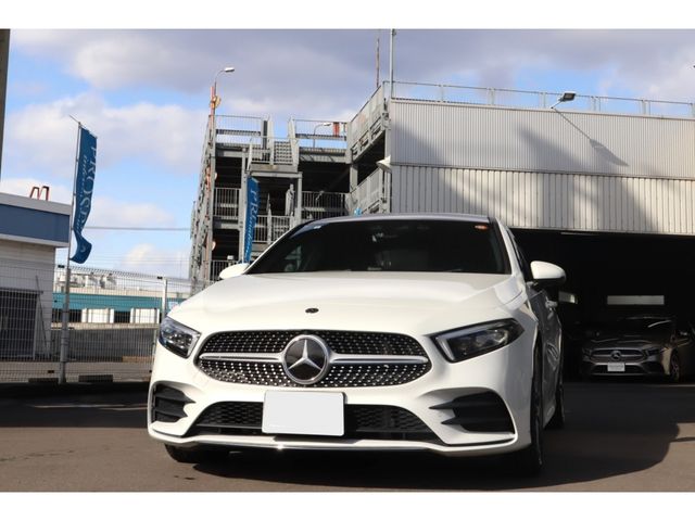 MERCEDES BENZ / MERCEDES BENZ A class sedan