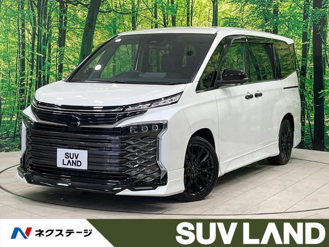 TOYOTA / VOXY HYBRID