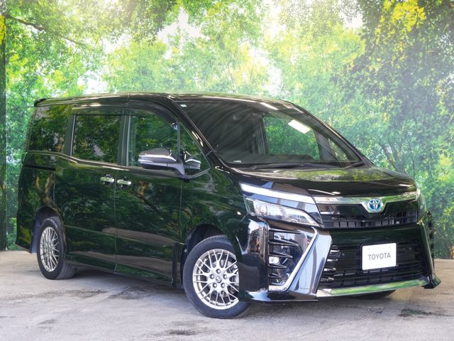 TOYOTA / VOXY HYBRID