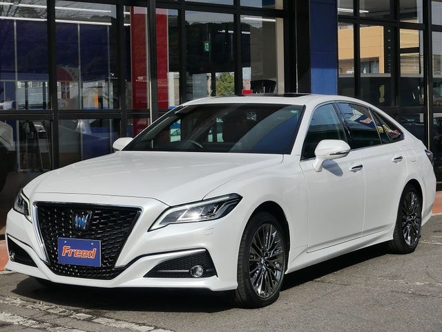 TOYOTA / CROWN sedan hybrid 4WD