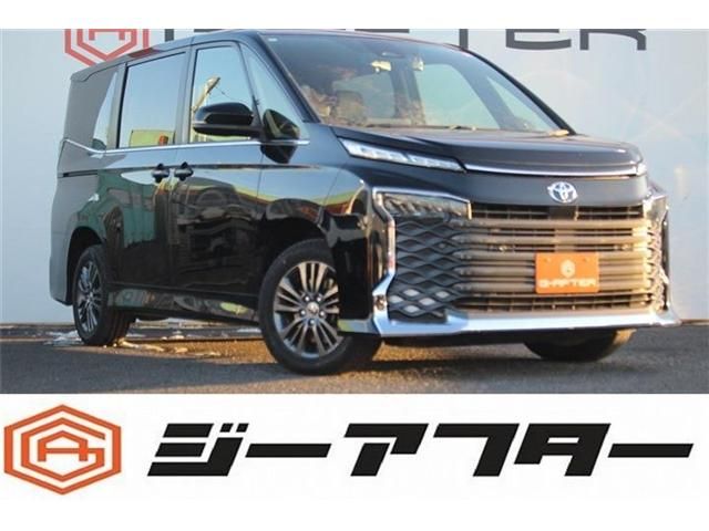 TOYOTA / VOXY HYBRID 4WD