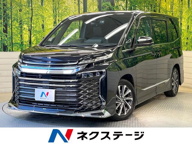 TOYOTA / VOXY HYBRID