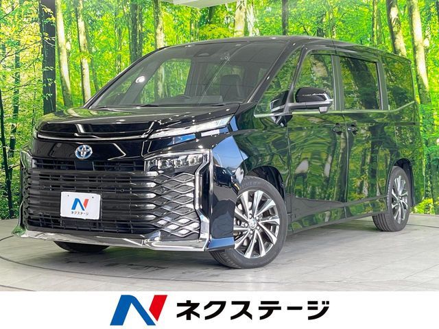 TOYOTA / VOXY HYBRID