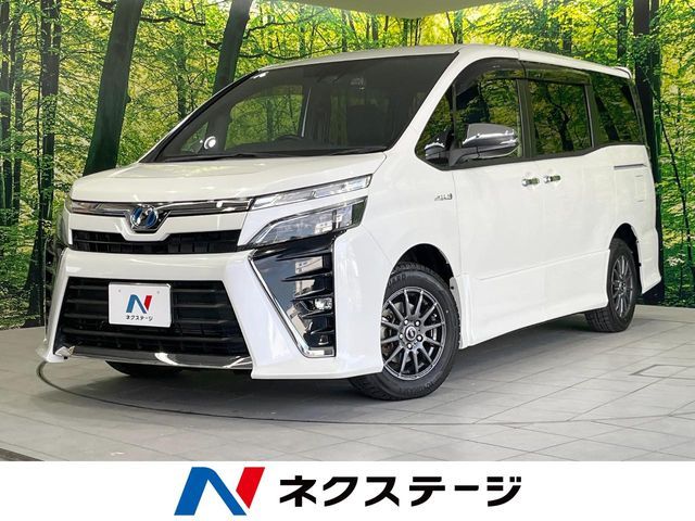 TOYOTA / VOXY HYBRID