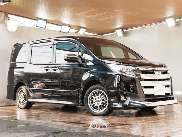 TOYOTA / NOAH HYBRID