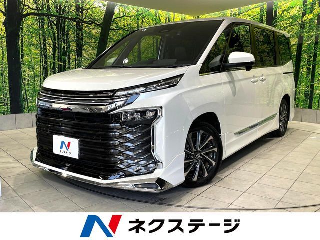 TOYOTA / VOXY HYBRID