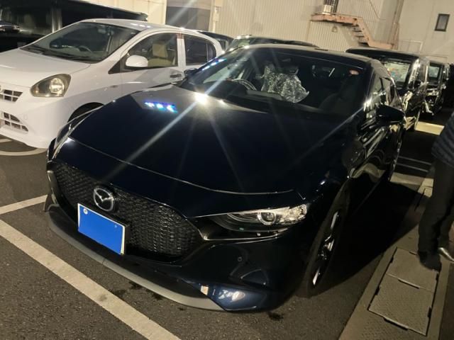 MAZDA / マツダ３ファストバック