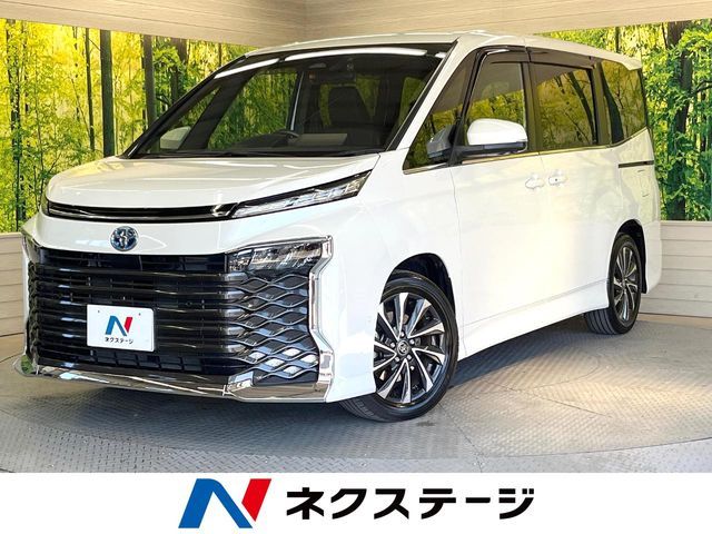 TOYOTA / VOXY HYBRID