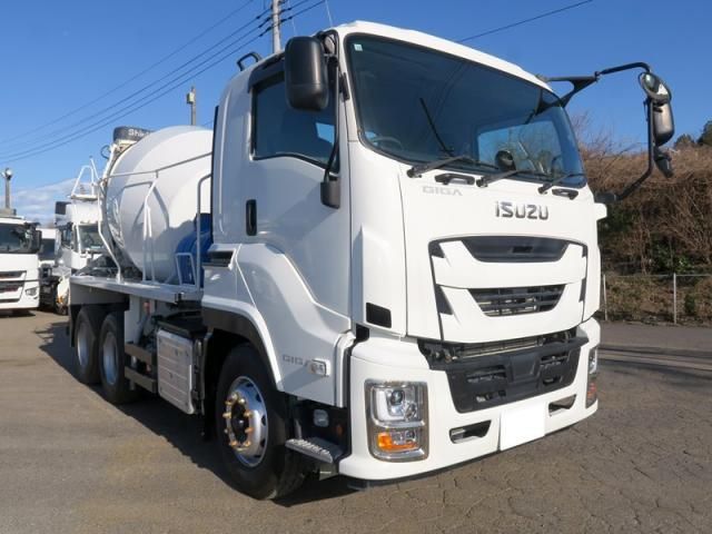 ISUZU / GIGA