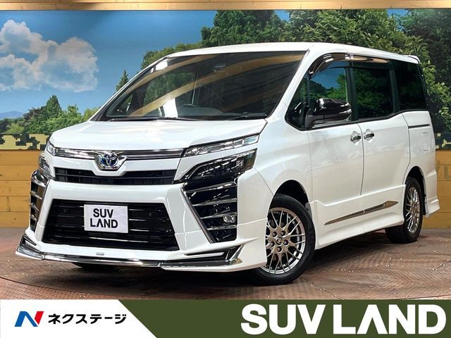 TOYOTA / VOXY HYBRID