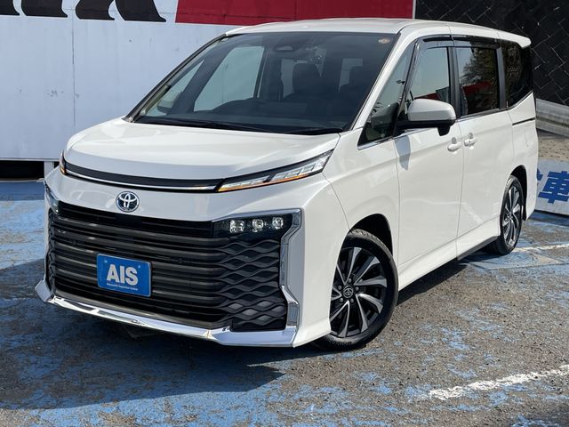 TOYOTA / VOXY HYBRID