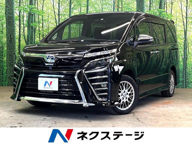 TOYOTA / VOXY HYBRID