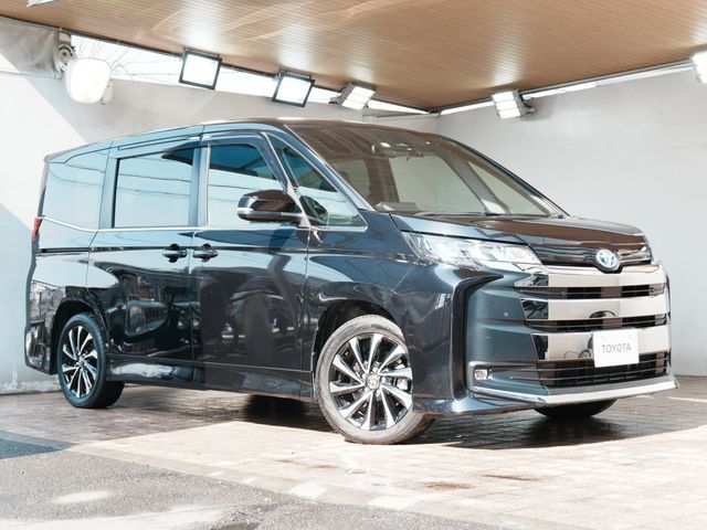 TOYOTA / NOAH HYBRID