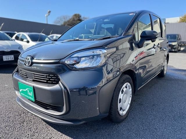 TOYOTA / SIENTA HYBRID