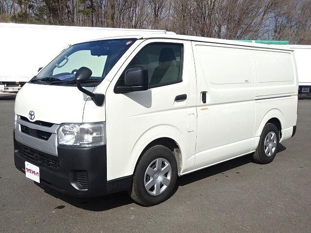 TOYOTA / ハイエース