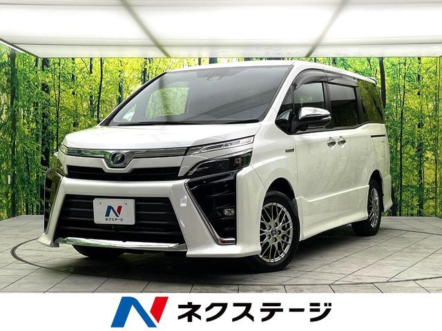 TOYOTA / VOXY HYBRID