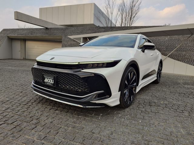 TOYOTA / CROWN CROSSOVER