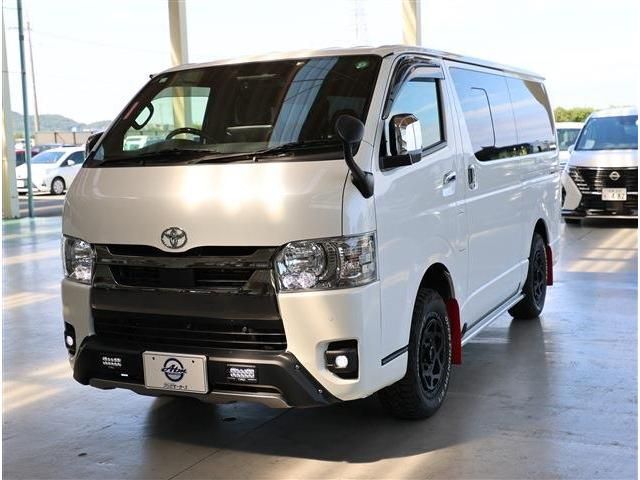TOYOTA / HIACE van 4WD