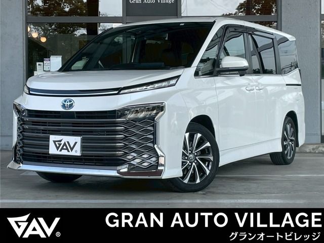 TOYOTA / VOXY HYBRID