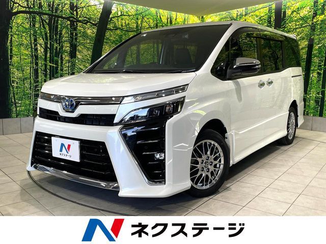 TOYOTA / VOXY HYBRID