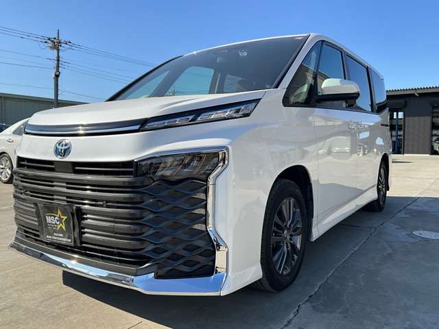 TOYOTA / VOXY HYBRID