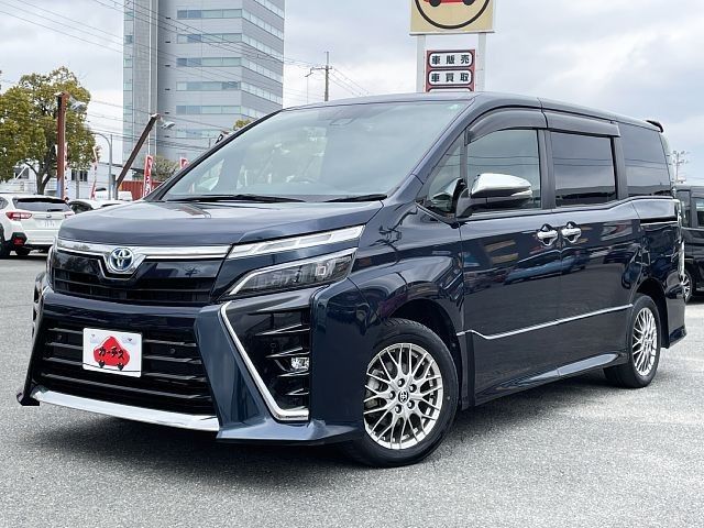 TOYOTA / VOXY HYBRID