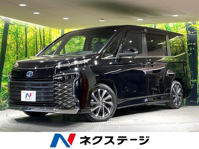 TOYOTA / VOXY HYBRID