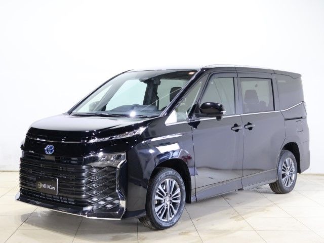 TOYOTA / VOXY HYBRID 4WD