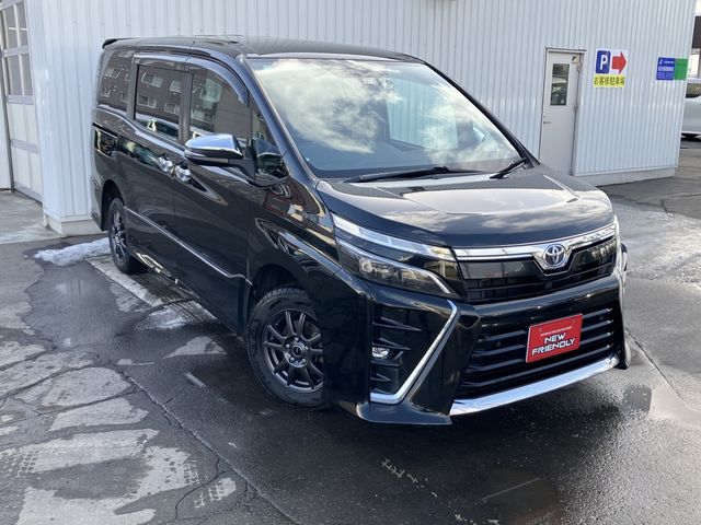 TOYOTA / VOXY 4WD