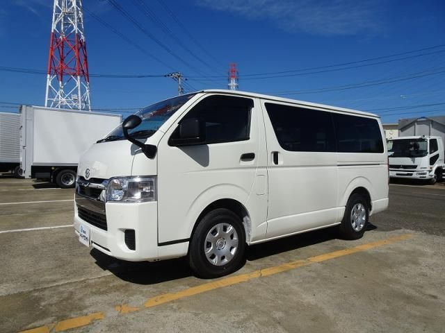TOYOTA / ハイエース
