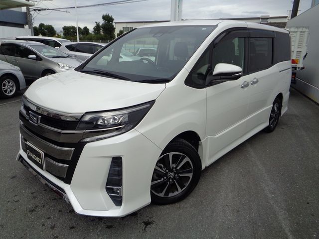 TOYOTA / NOAH