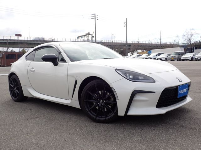 TOYOTA / GR86