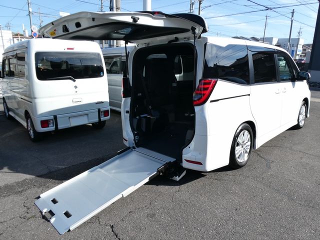 TOYOTA / NOAH HYBRID