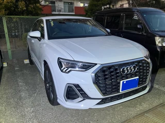 AUDI / AUDI Q3 SPORTBACK