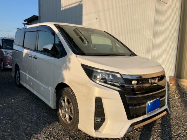 TOYOTA / NOAH