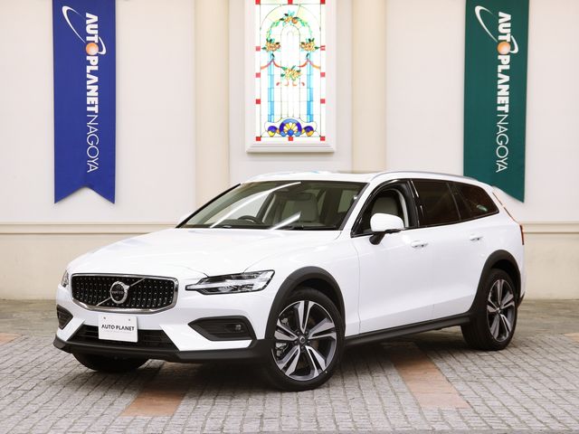 VOLVO / VOLVO V60 CROSS COUNTRY