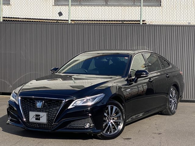 TOYOTA / CROWN sedan hybrid