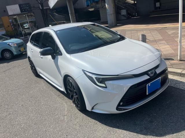 TOYOTA / COROLLA TOURING HYBRID