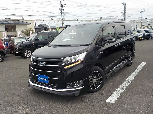 TOYOTA / NOAH HYBRID