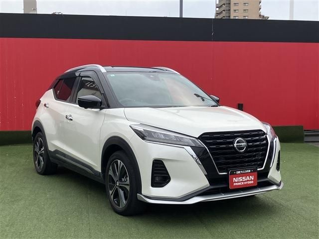 NISSAN / KICKS