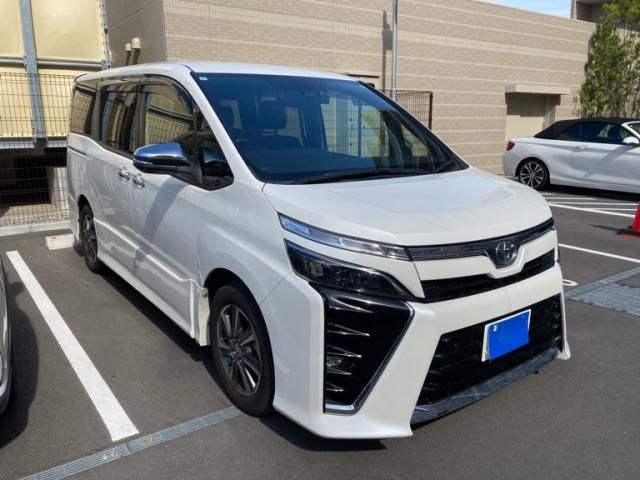TOYOTA / VOXY